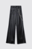 Pantalone a trombetta con vita bassa con dettaglio accessorio • Nero