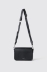 Mini shoulder strap con logo in metallo e tracolla personalizzata • Nero