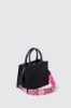 Mini shopper con logo in metallo e tracolla jacquard • Nero