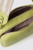 Reg camerabag con logo in metallo e tracolla jacquard • Lime