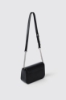 Mini shoulder strap con logo in metallo • Nero