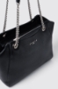 Maxi shoulder strap con logo in metallo • Nero