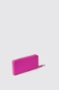 Reg zip around in ecopelle saffiano e logo in metallo • Fucsia