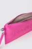 Reg pochette con logo embossed • Fucsia