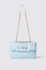 Maxi shoulder strap con matelasse' e logo in metallo • Celeste