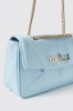 Maxi shoulder strap con matelasse' e logo in metallo • Celeste