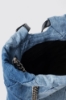 Reg. bucket denim a rombi e applicazione metal logo • Denim light blu