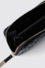 Reg zip around plisse' con logo in metallo • Nero