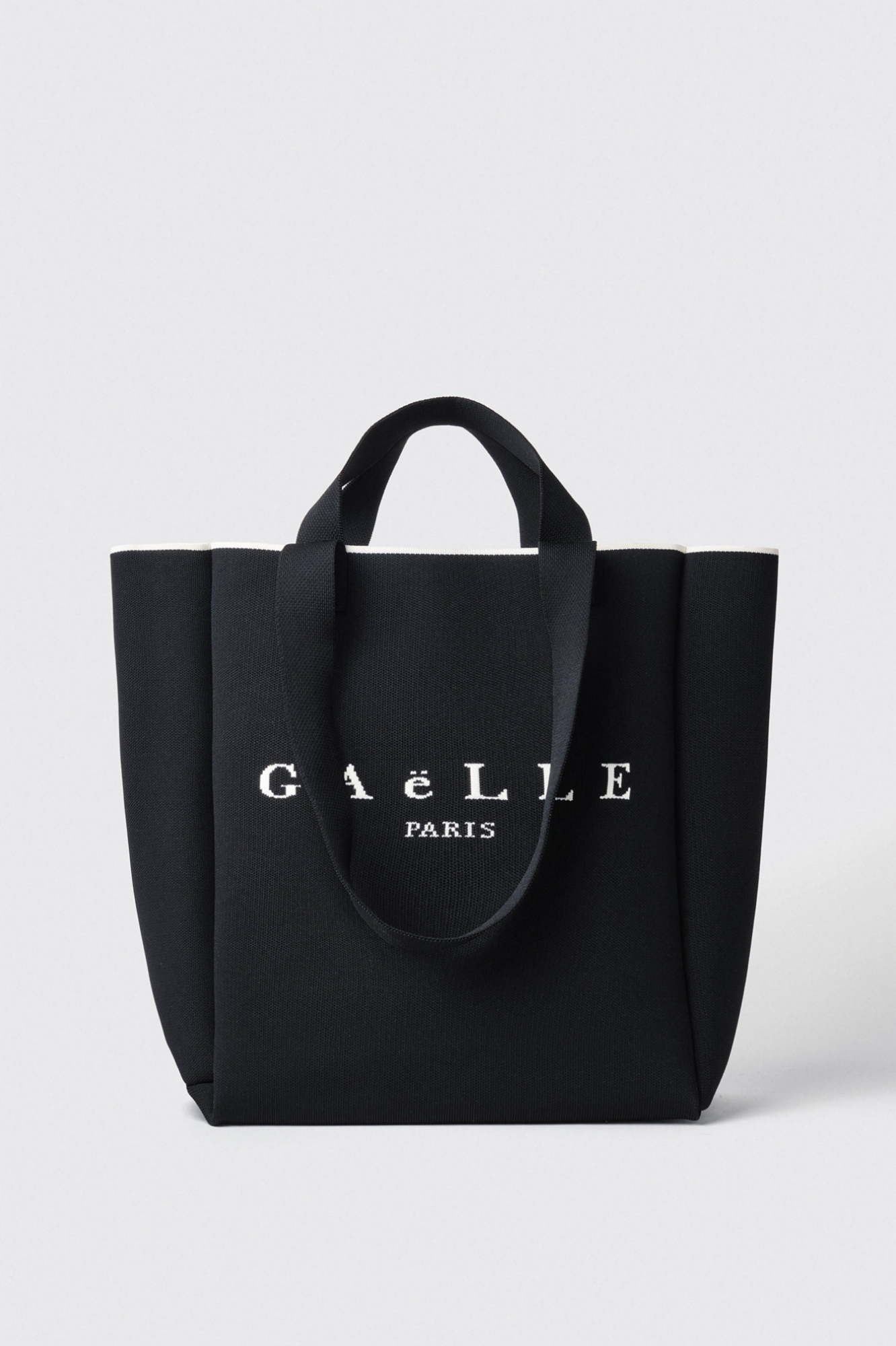 Maxi shopper con logo ricamato • Nero