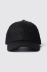 Cappello con visiera e logo ricamato • Nero