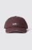 Cappello con visiera sfrangiata e logo in metallo • Marrone