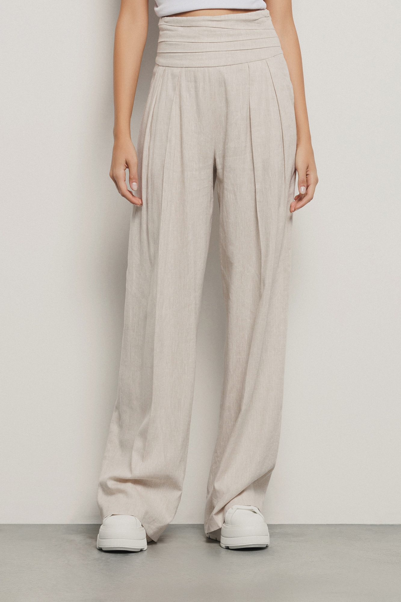 Pantalone a vita alta con cinto alto • Madreperla