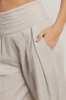 Pantalone a vita alta con cinto alto • Madreperla
