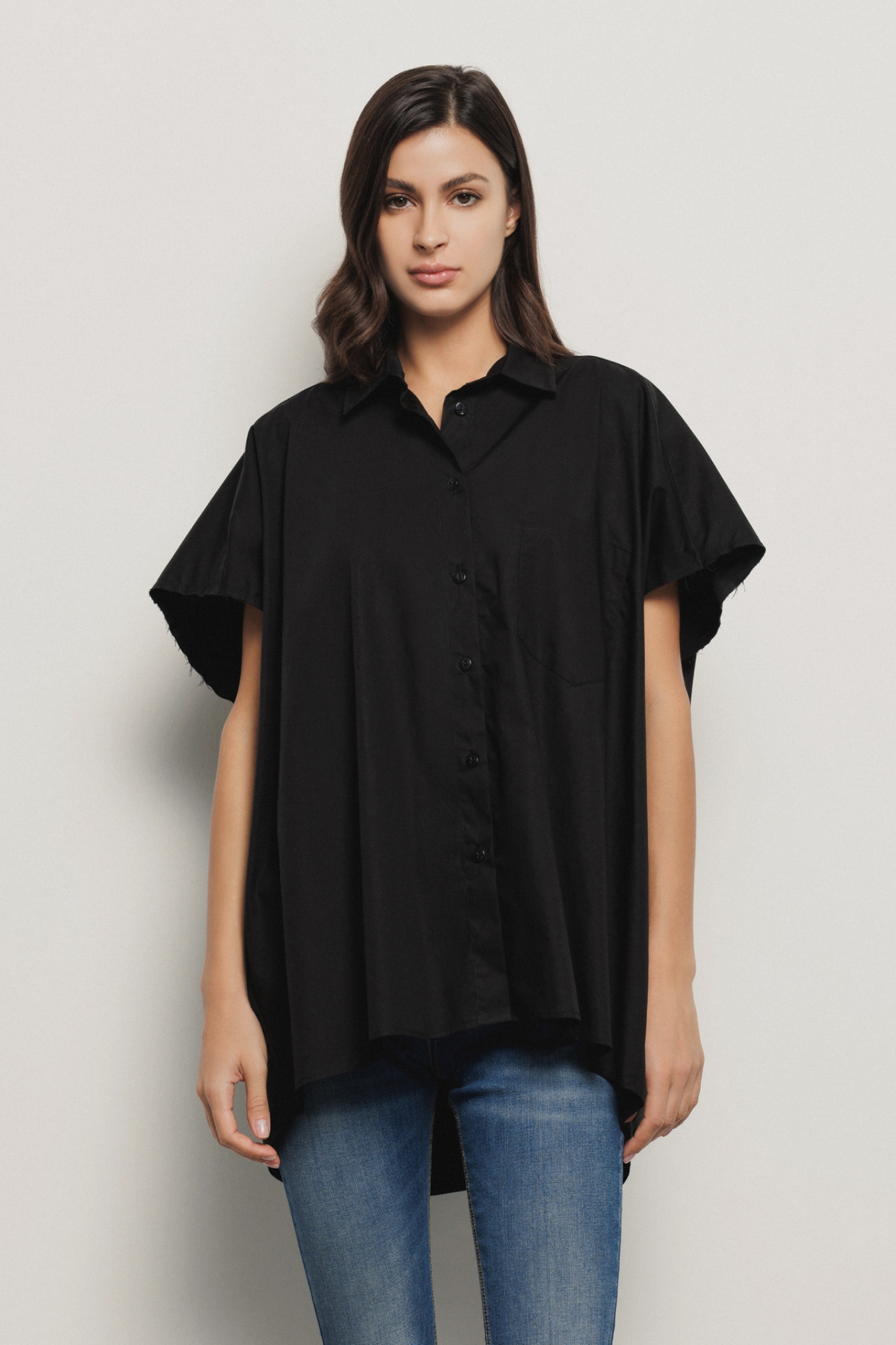 Camicia over smanicata in popeline • Nero