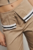 Pantalone con cinto risvoltato in gabardina • Safari