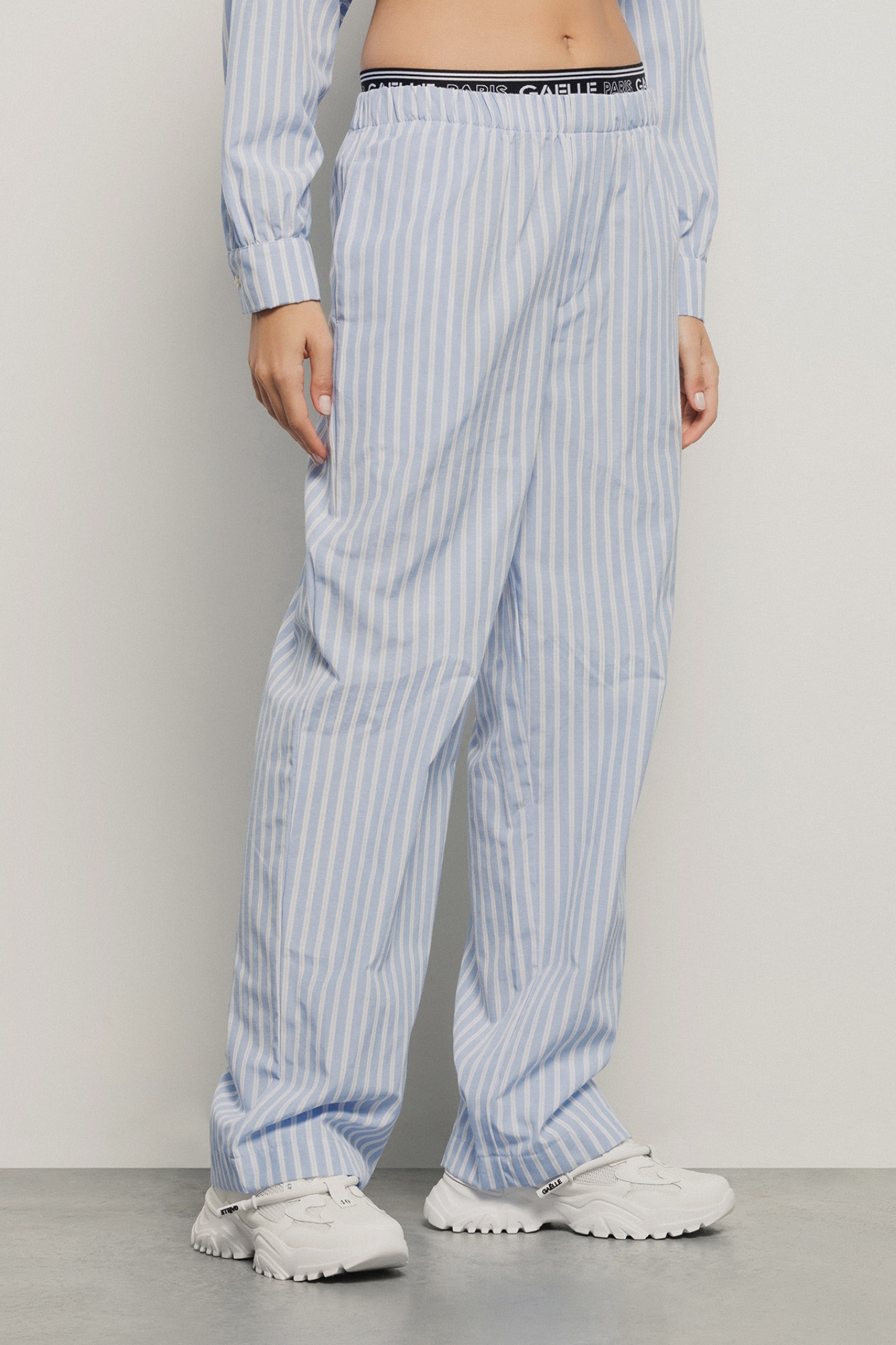 Pantalone in popeline bastonetto con elastico logato • Azzurro