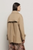 Trench doppiopetto con abbottonatura nascosta in gabardina • Safari