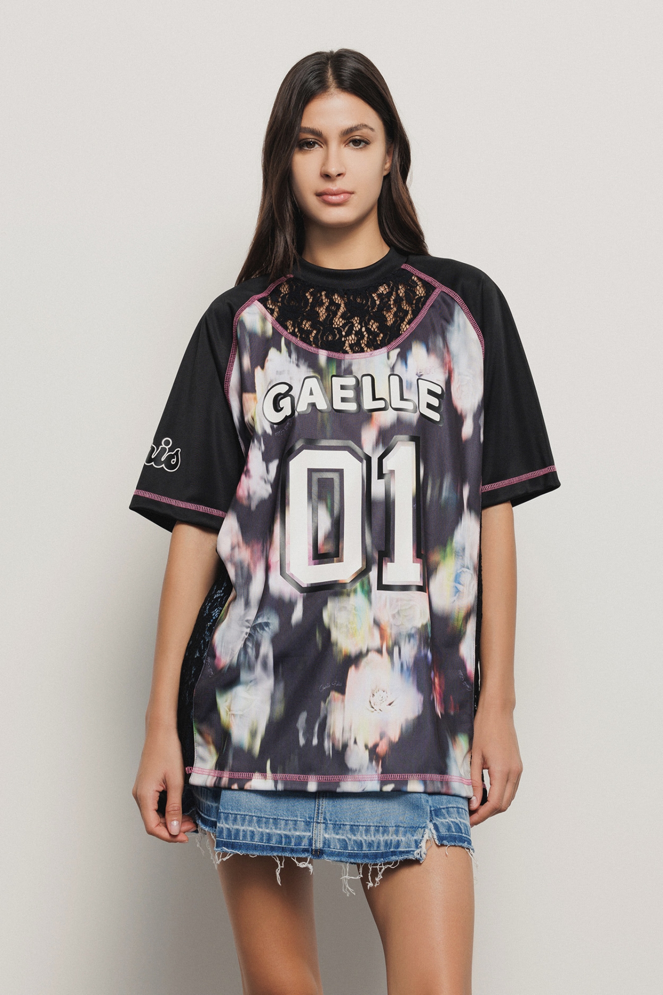 T-shirt paricollo raglan • Nero