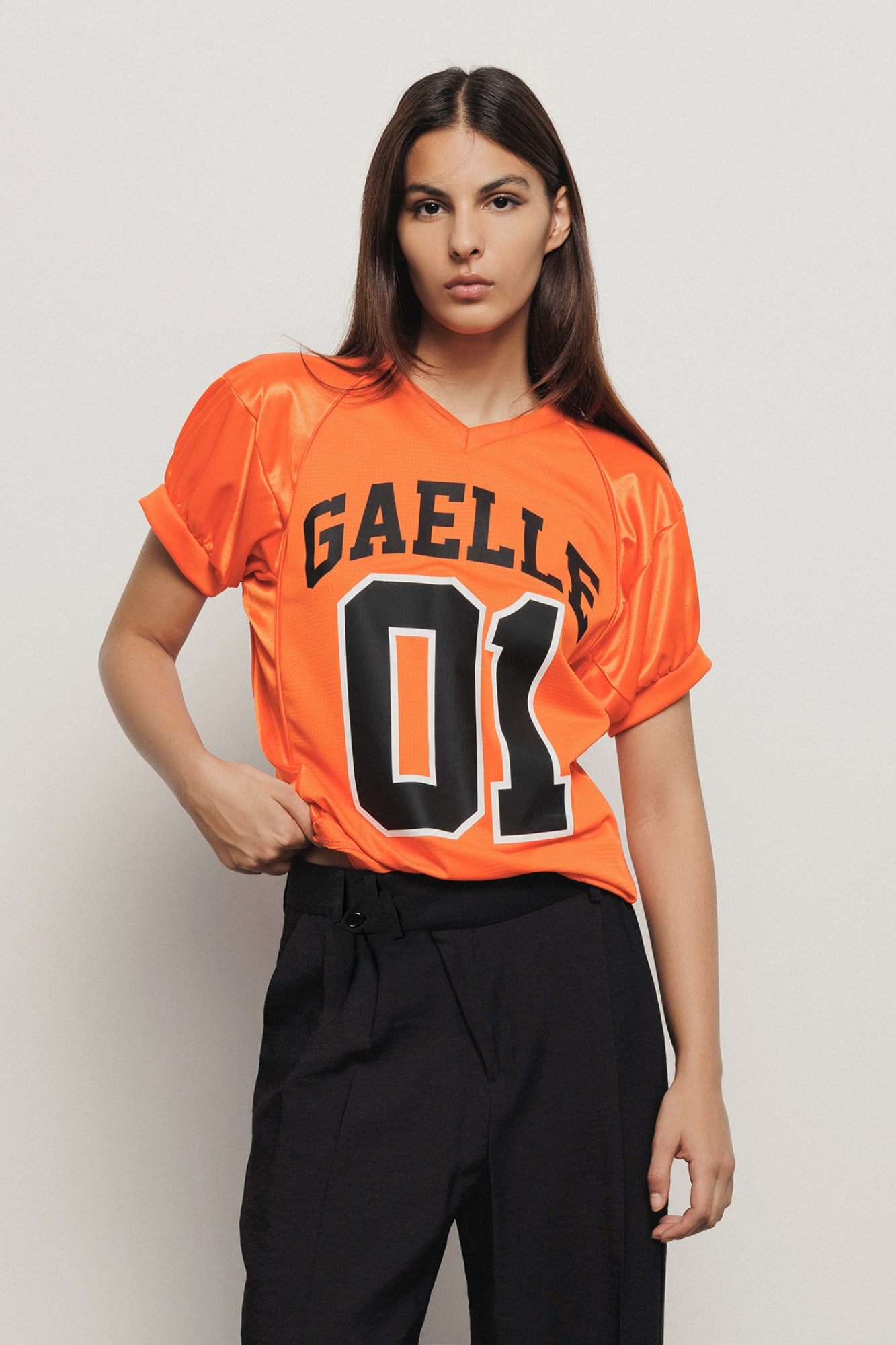 T-shirt scollo a v • Arancio