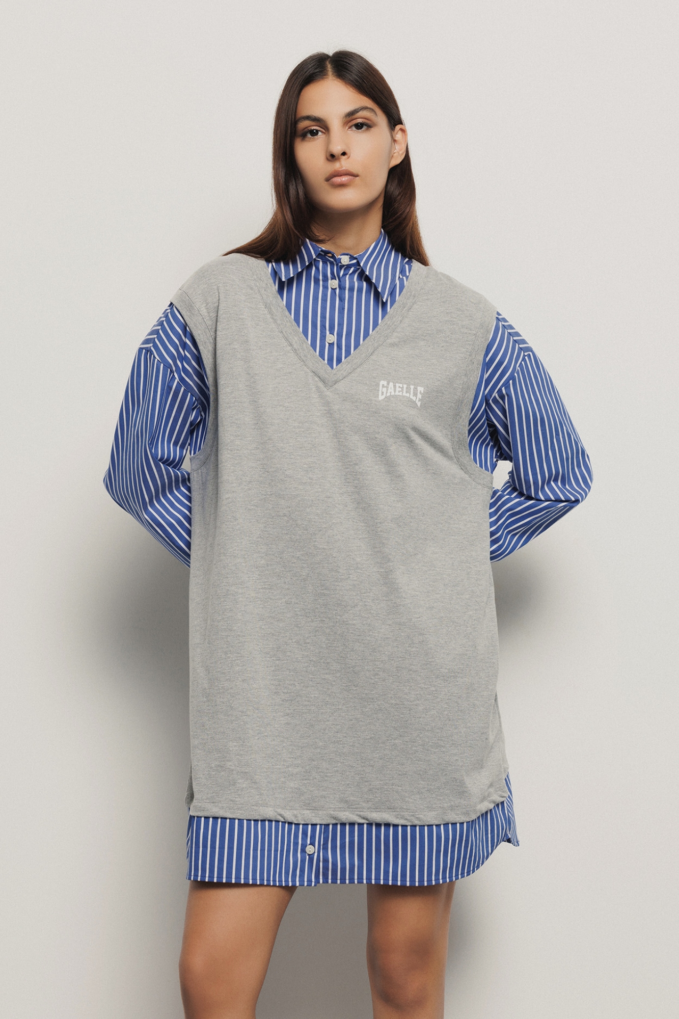 Abito corto all in one composto da maxi gilet • Grigio melange/azzuro scuro