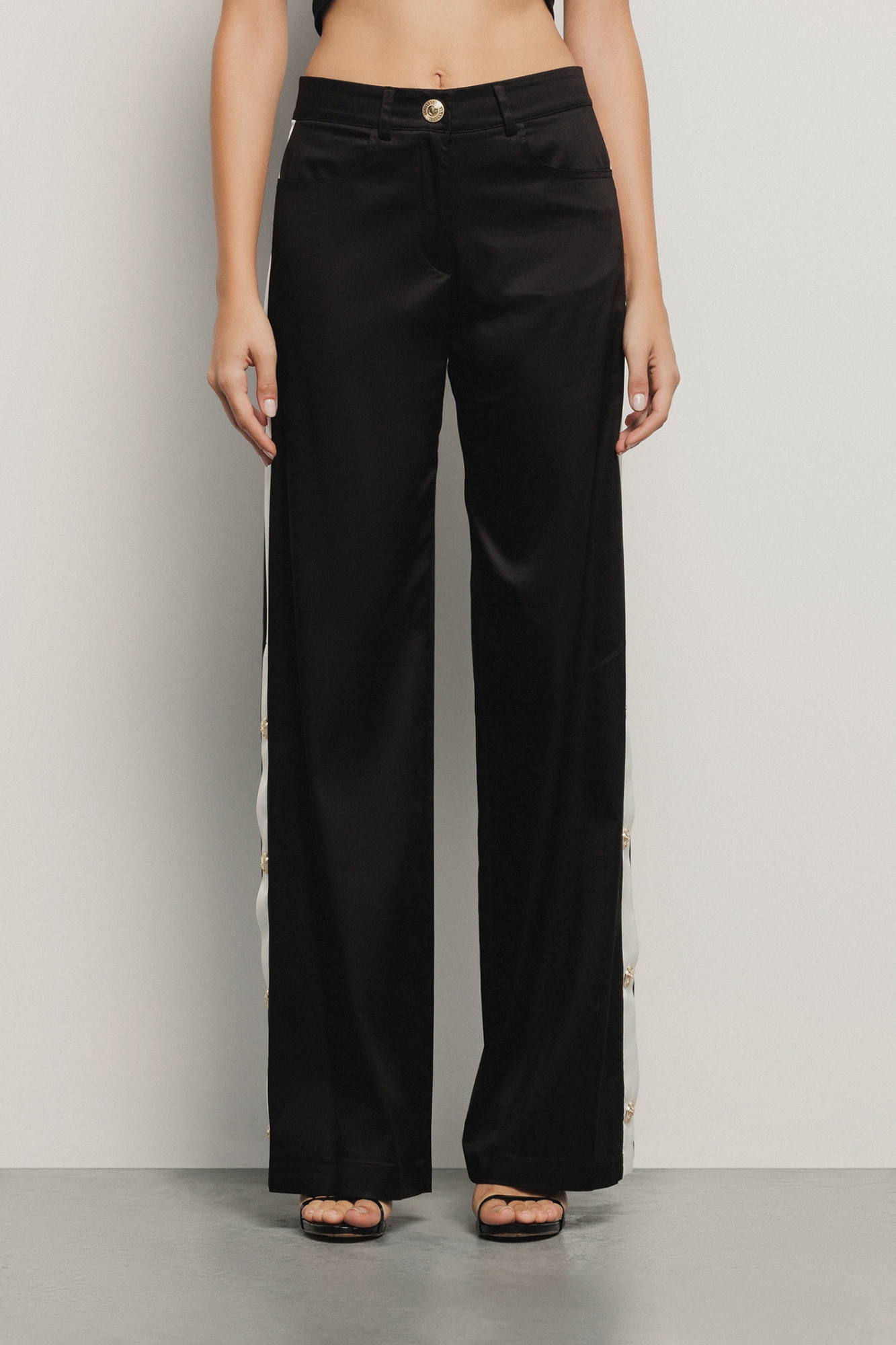 Pantalone a palazzo in twill con fianchi in raso • Nero gesso