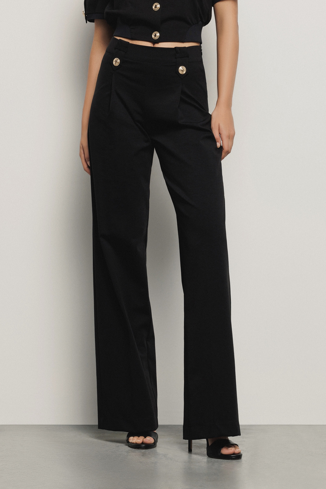 Pantalone dritto con dettaglio in vita • Nero