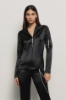 Felpa zip attillata con tasca su braccio con dettaglio tira zip • Nero
