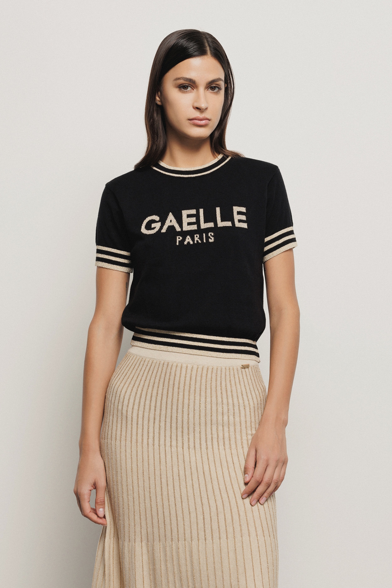 Pullover regular manica corta • Nero