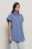Camicia over smanicata in popeline bastonetto • Azzurro scuro