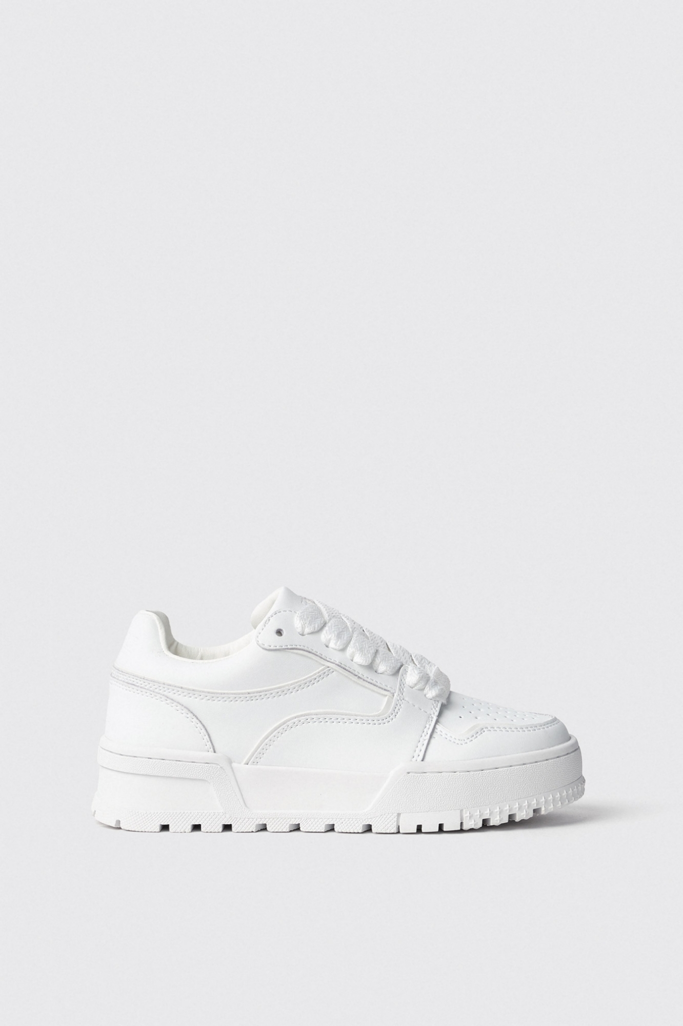 Sneakers skaters in action leather con logo embossed • Bianco