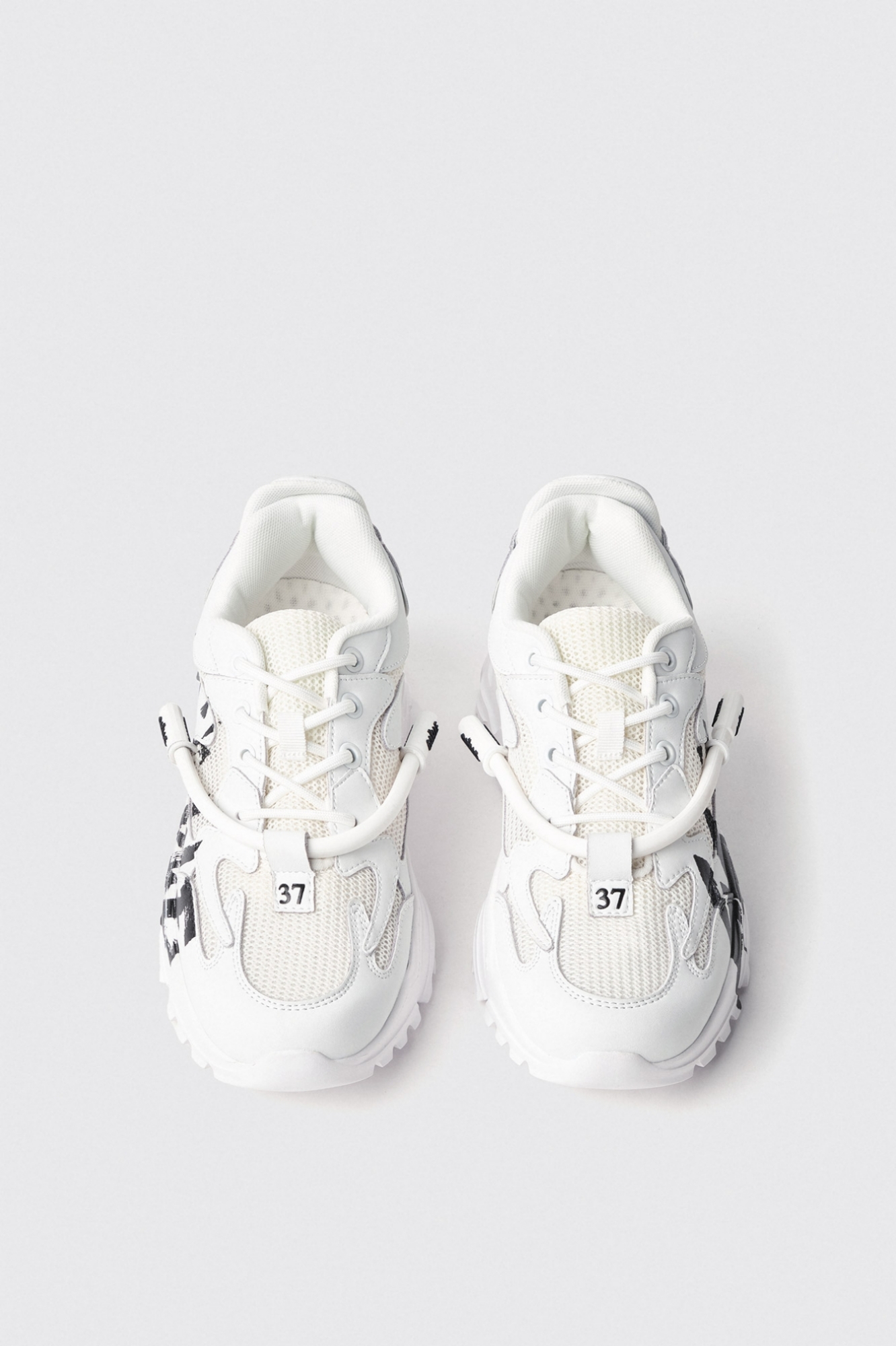 Sneakers runner in mesh con stopper logato in rubber e stampa logo • Bianco