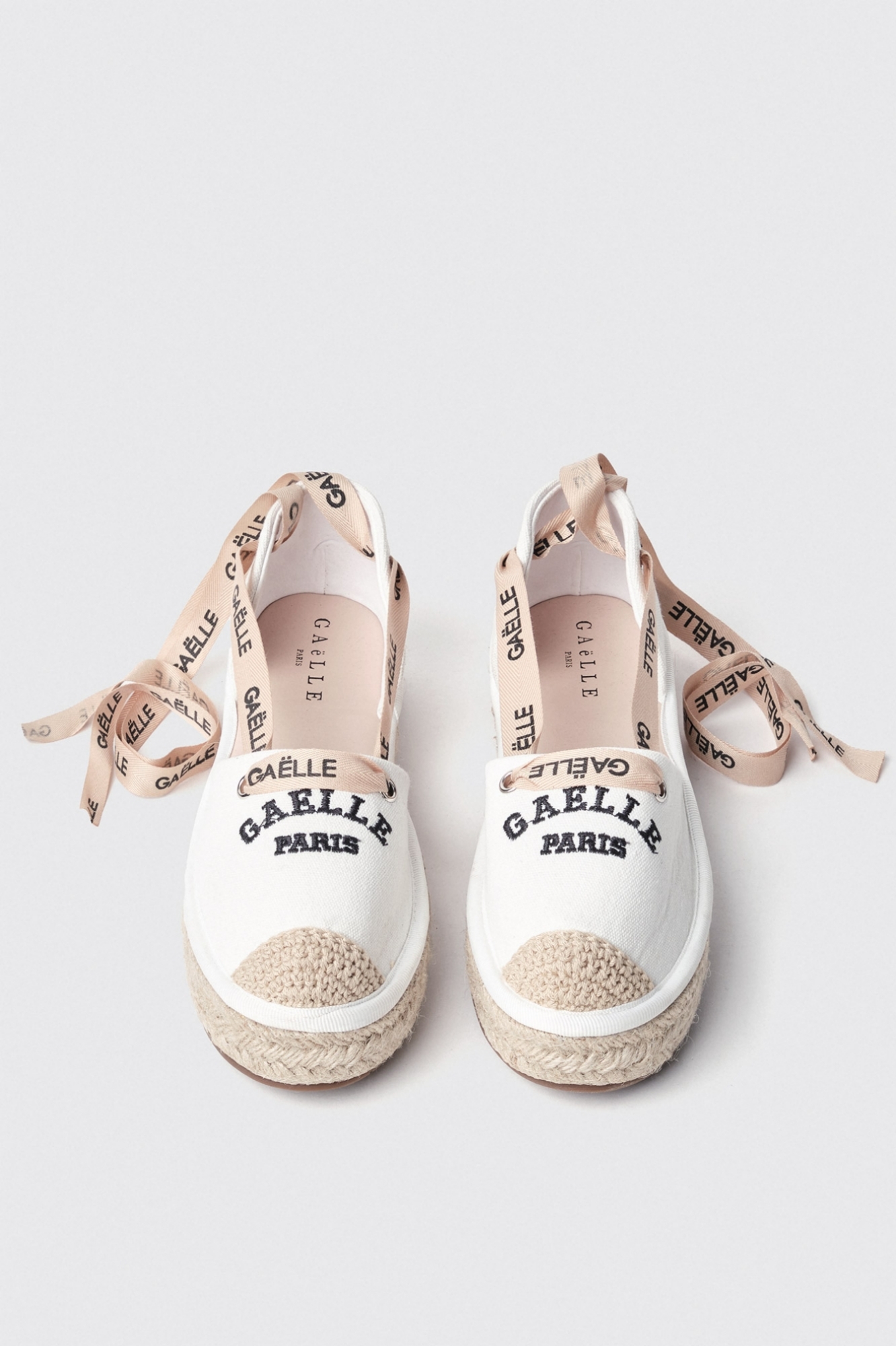 Espadrillas bassa in canvas con ricamo e gros stampato • Bianco