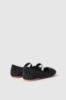 Ballerina flat in suede con strass e etichetta logo su elastico • Nero