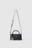 Mini shoulder strap con logo in metallo e maxi flag g coursive • Nero