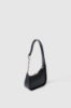 Mini hand bag con logo in metallo e logo catena su tracolla • Nero