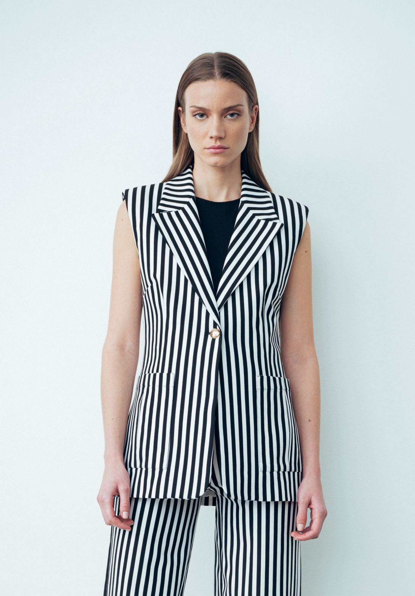 Immagine di Gilet Sfiancato Monopetto Bianco-Nero