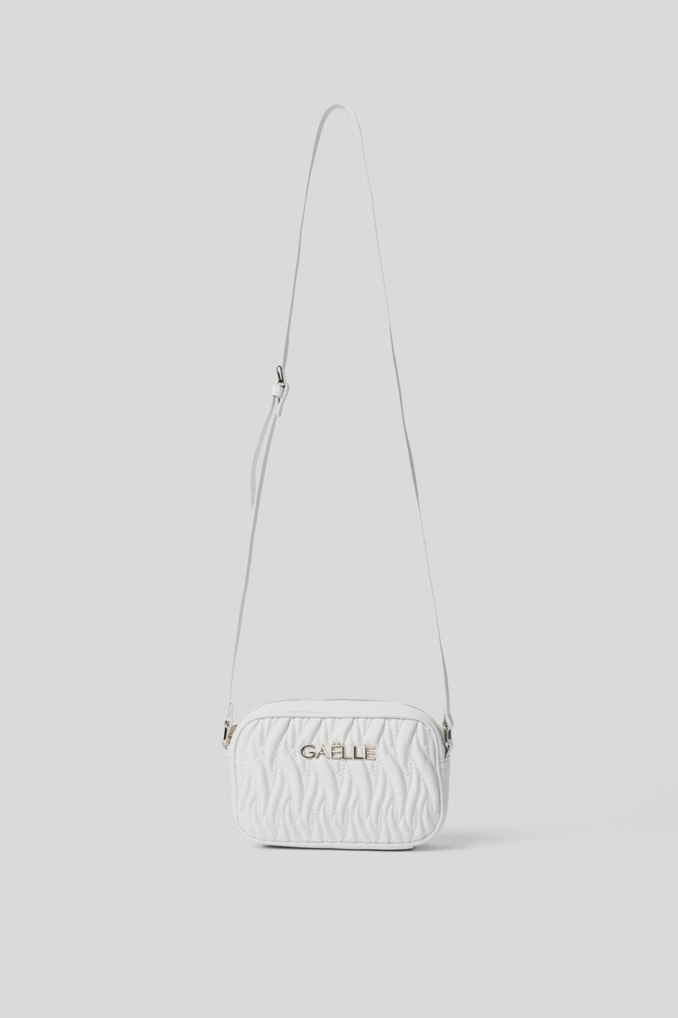 Mini camera bag plisse' con logo in metallo • Bianco