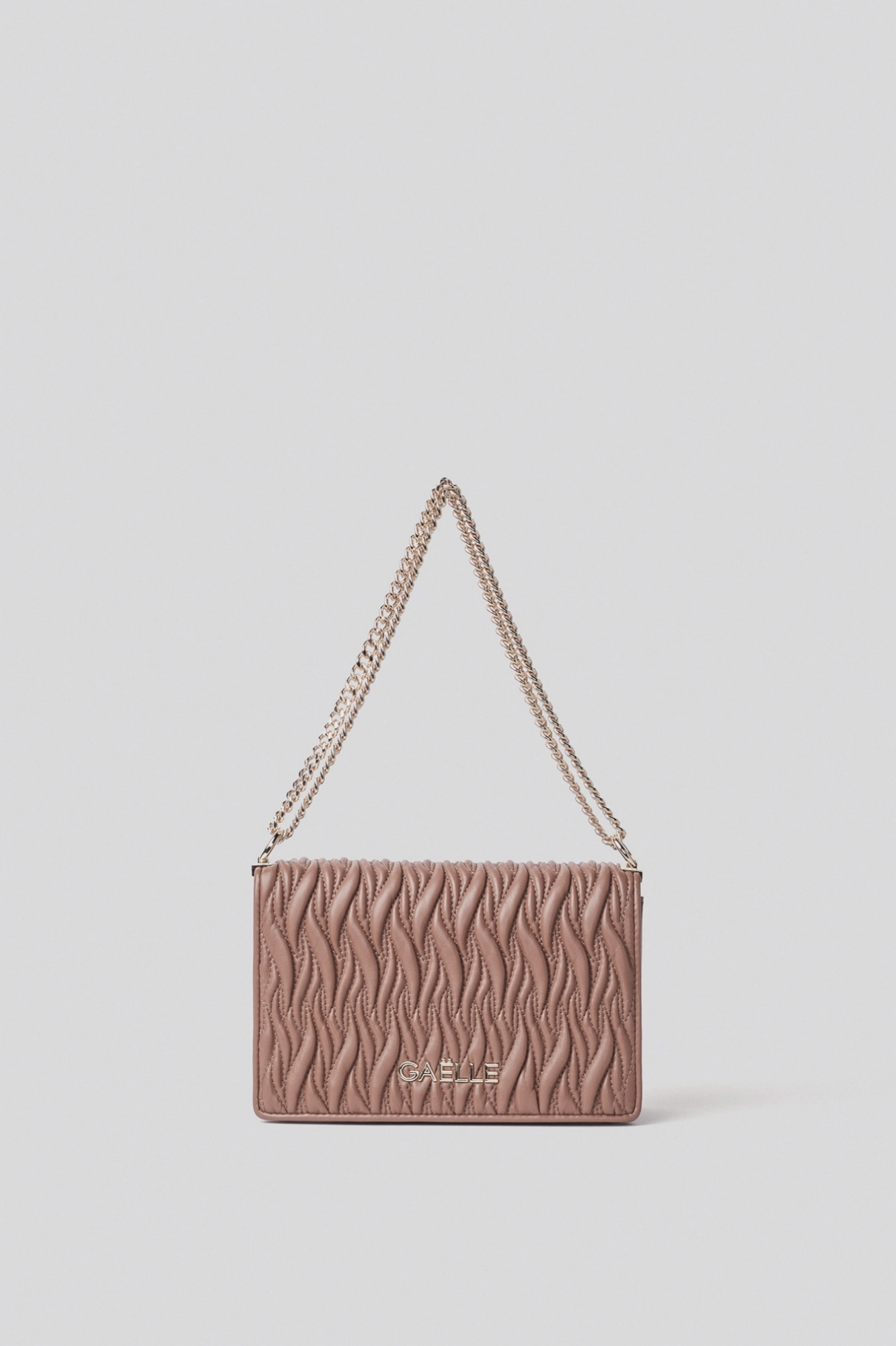 Reg shoulder strap plisse' con logo in metallo • Tabacco