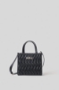 Reg. shopper plisse' con logo in metallo • Nero