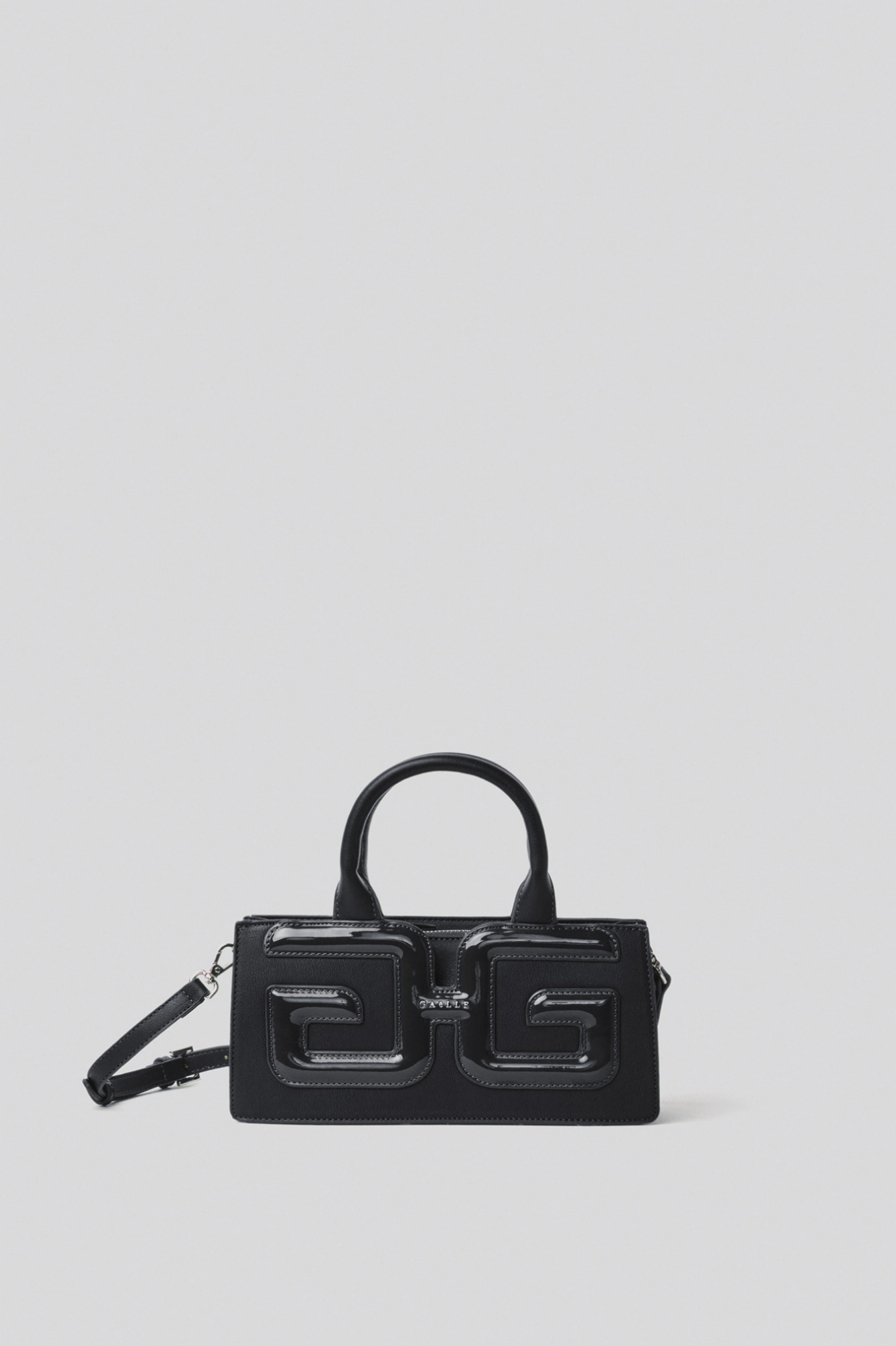 Reg hand bag in vernice con maxi patch double g • Nero