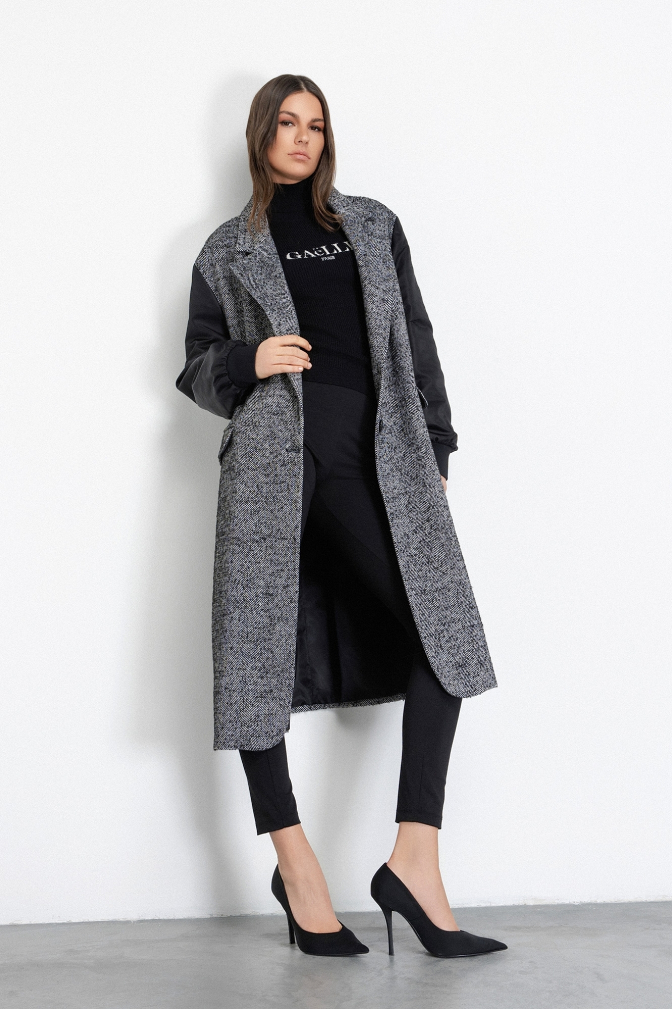 Cappotto Over Lungo In Panno E Maniche In Nylon • Nero