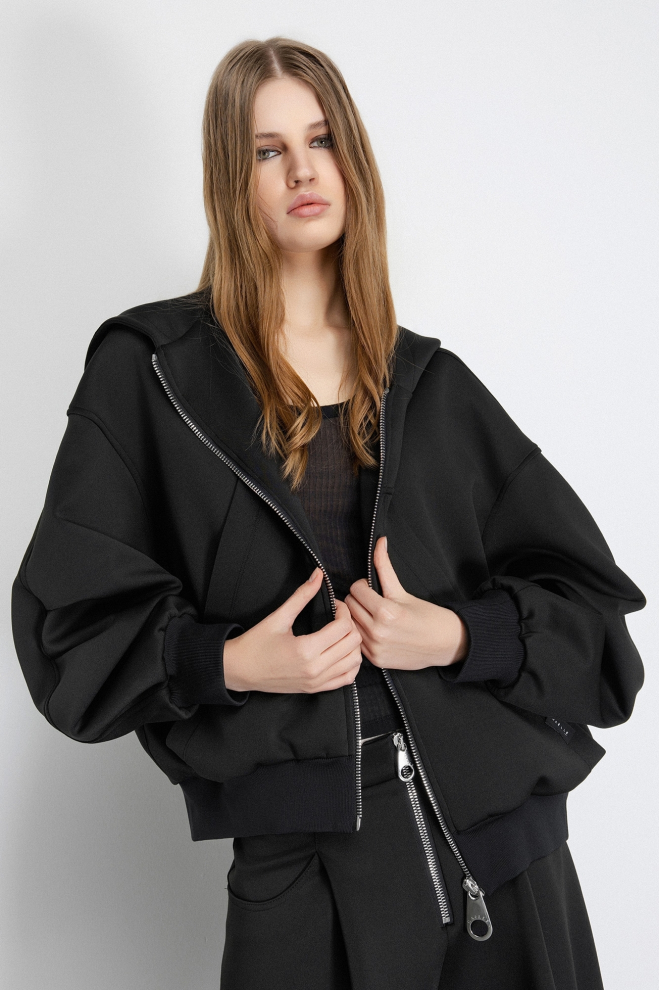 Felpa Cappuccio Con Maxi Marsupio • Nero