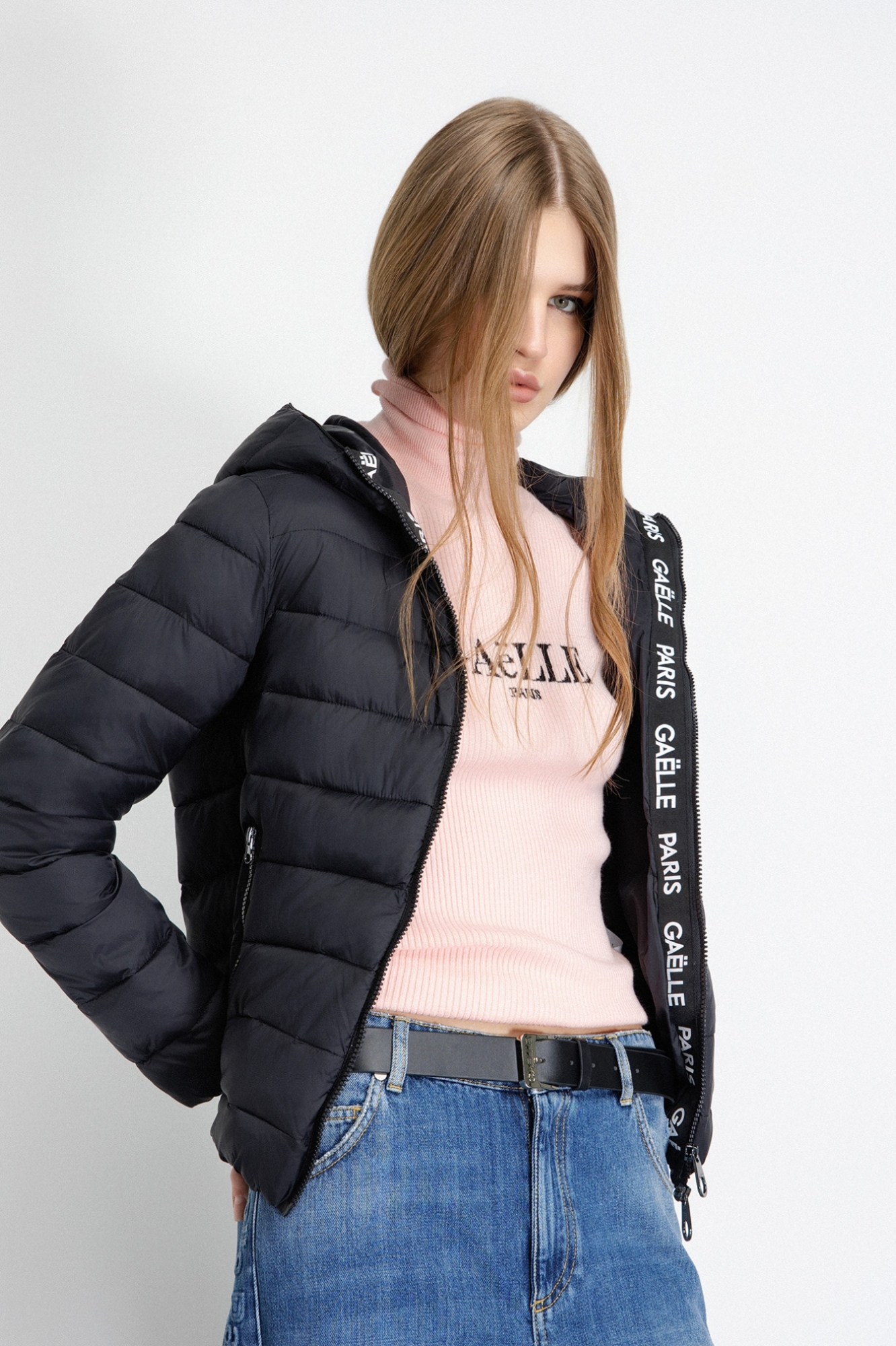 Piumino Manica Lunga Con Cappuccio • Nero