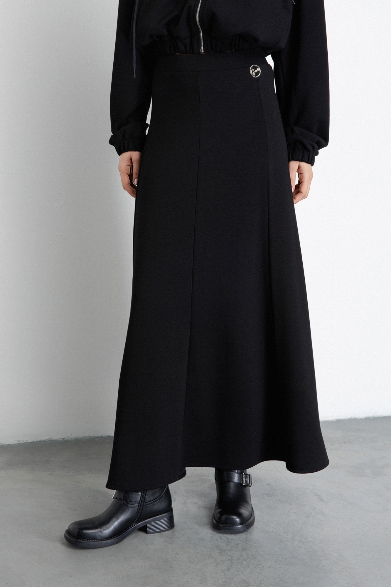 Gonna Lunga Con Placchetta Logata In Vita • Nero