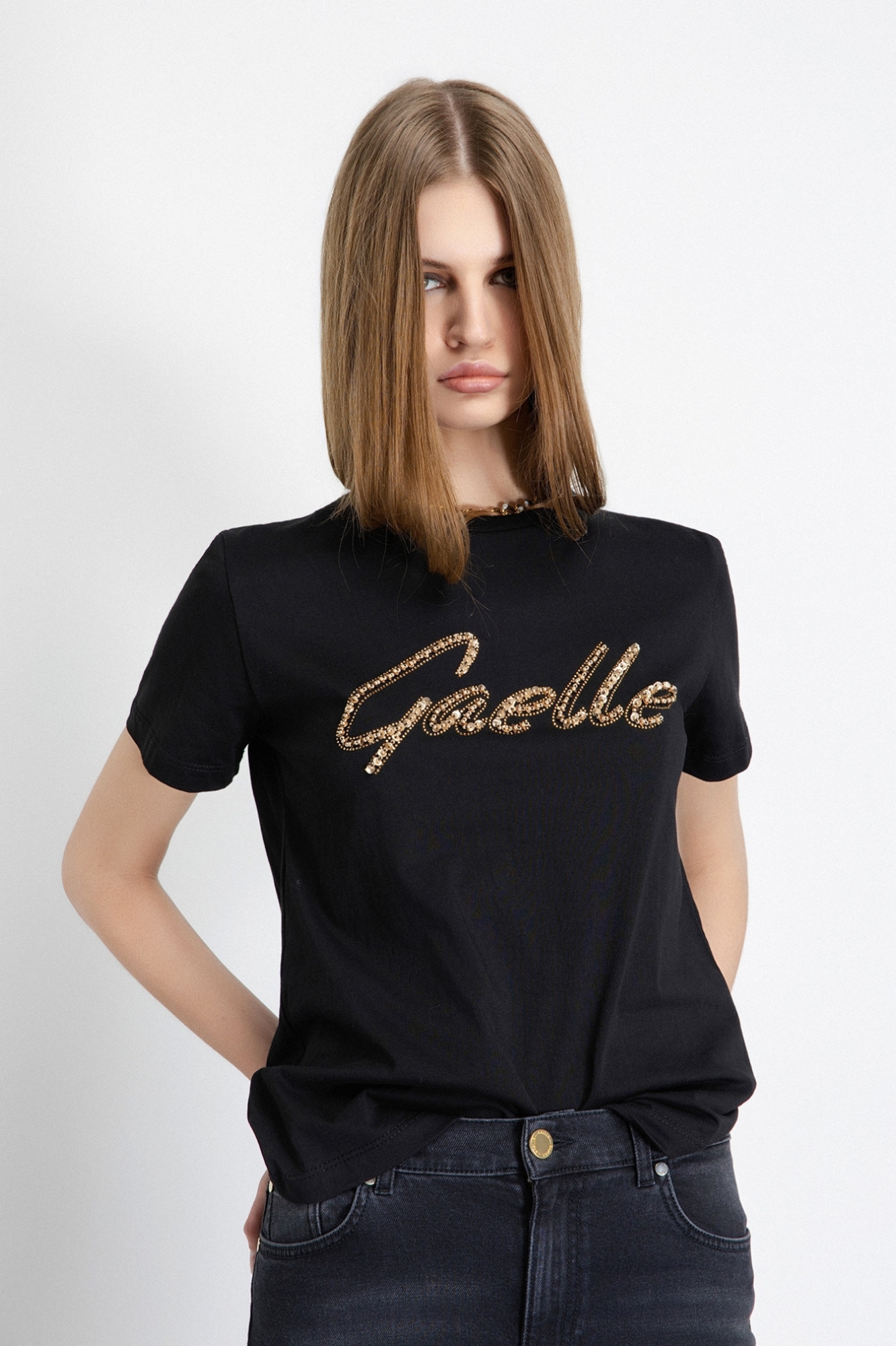 T-Shirt Paricollo Mezza Manica Con Logo Ricamato • Nero