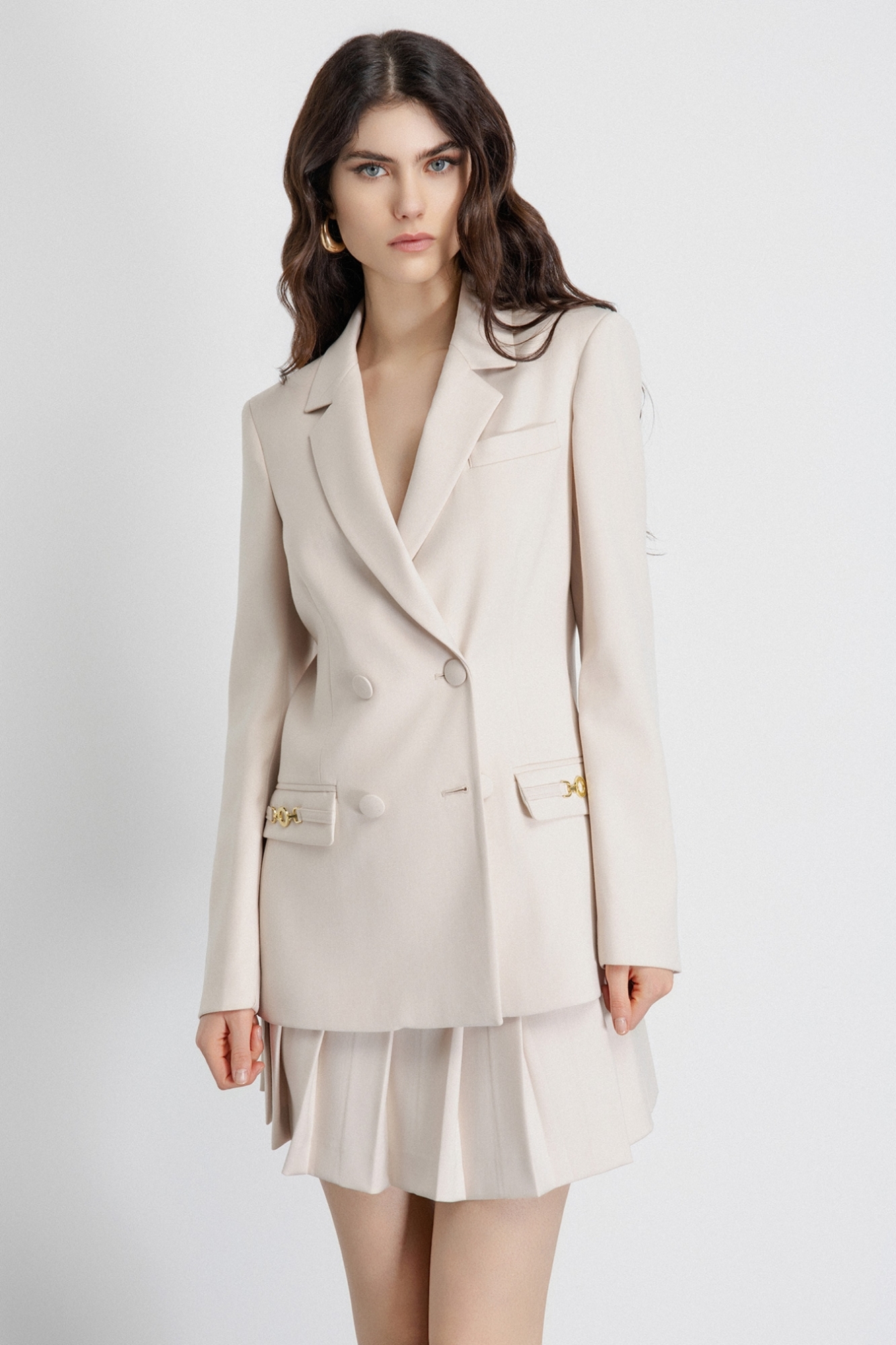 Giacca Doppiopetto Fittata In Frescolana Con Accessorio Morsetto • Panna