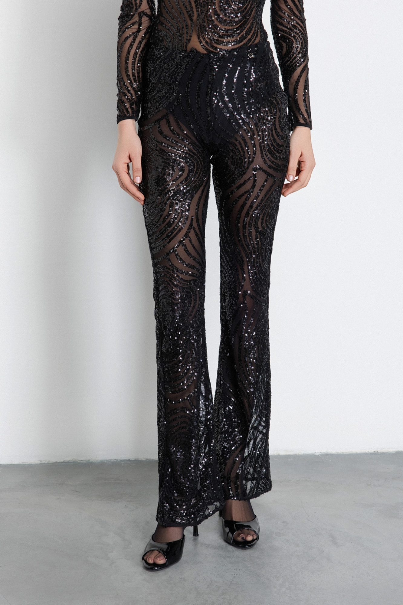 Leggings A Trombetta In Tulle Lavorato • Nero