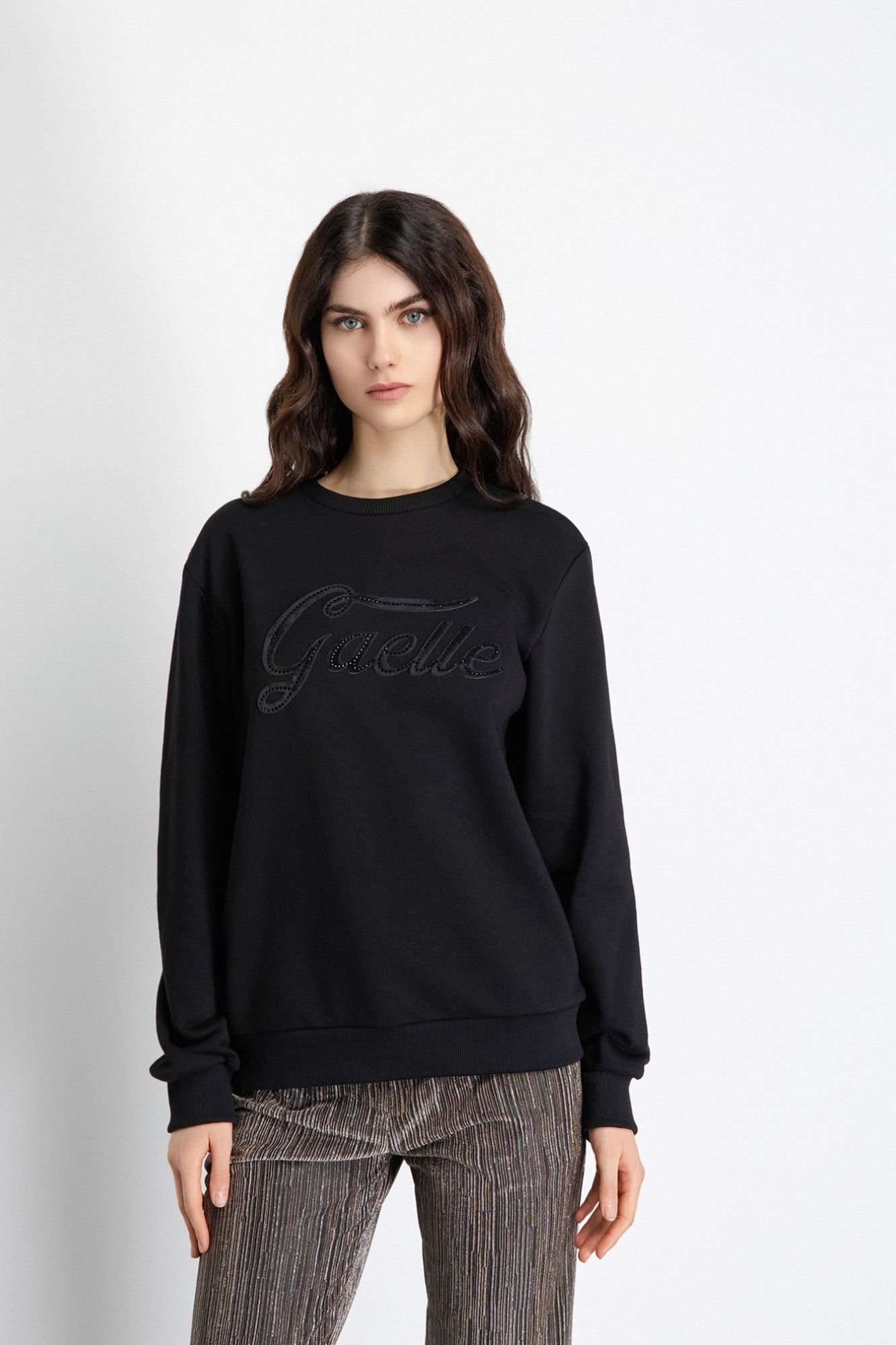 Felpa Paricollo Manica Lunga Con Personalizzazione In Ciniglia E Appl. Strass • Nero