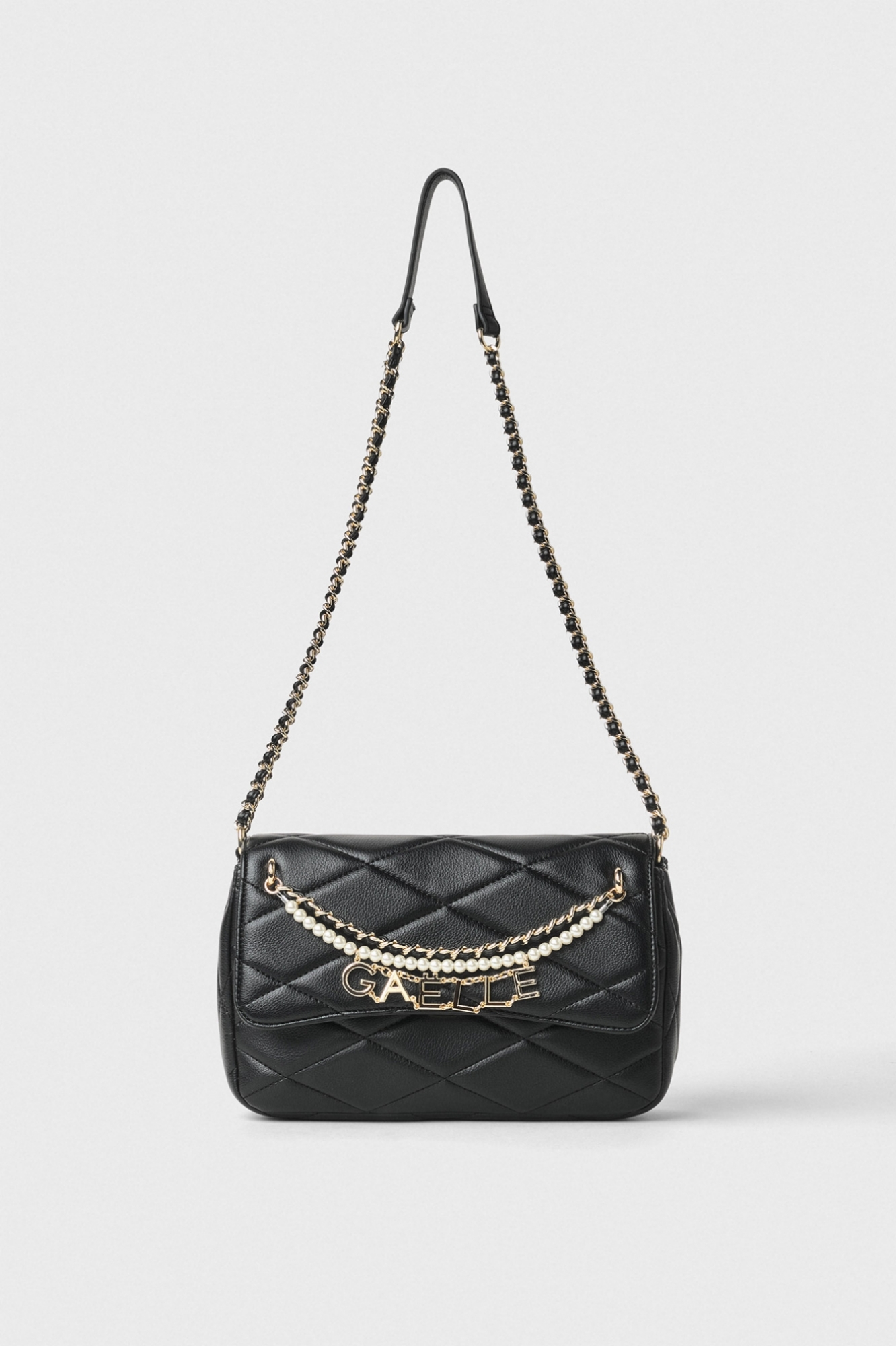 Regular Shoulder Strap Matelassè Con Perle E Charms Gaelle • Nero