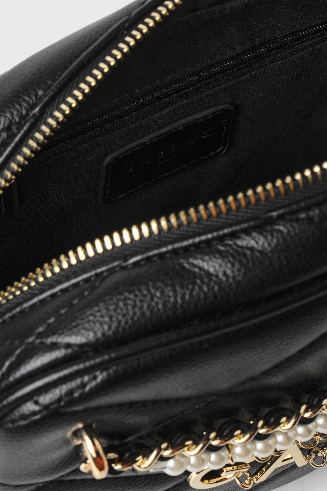 Regular Camera Bag Matelassè Con Perle E Charms Gaelle • Nero